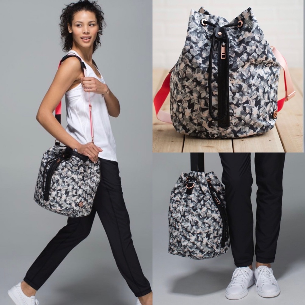 Lululemon sweat to street hobo. EUC!